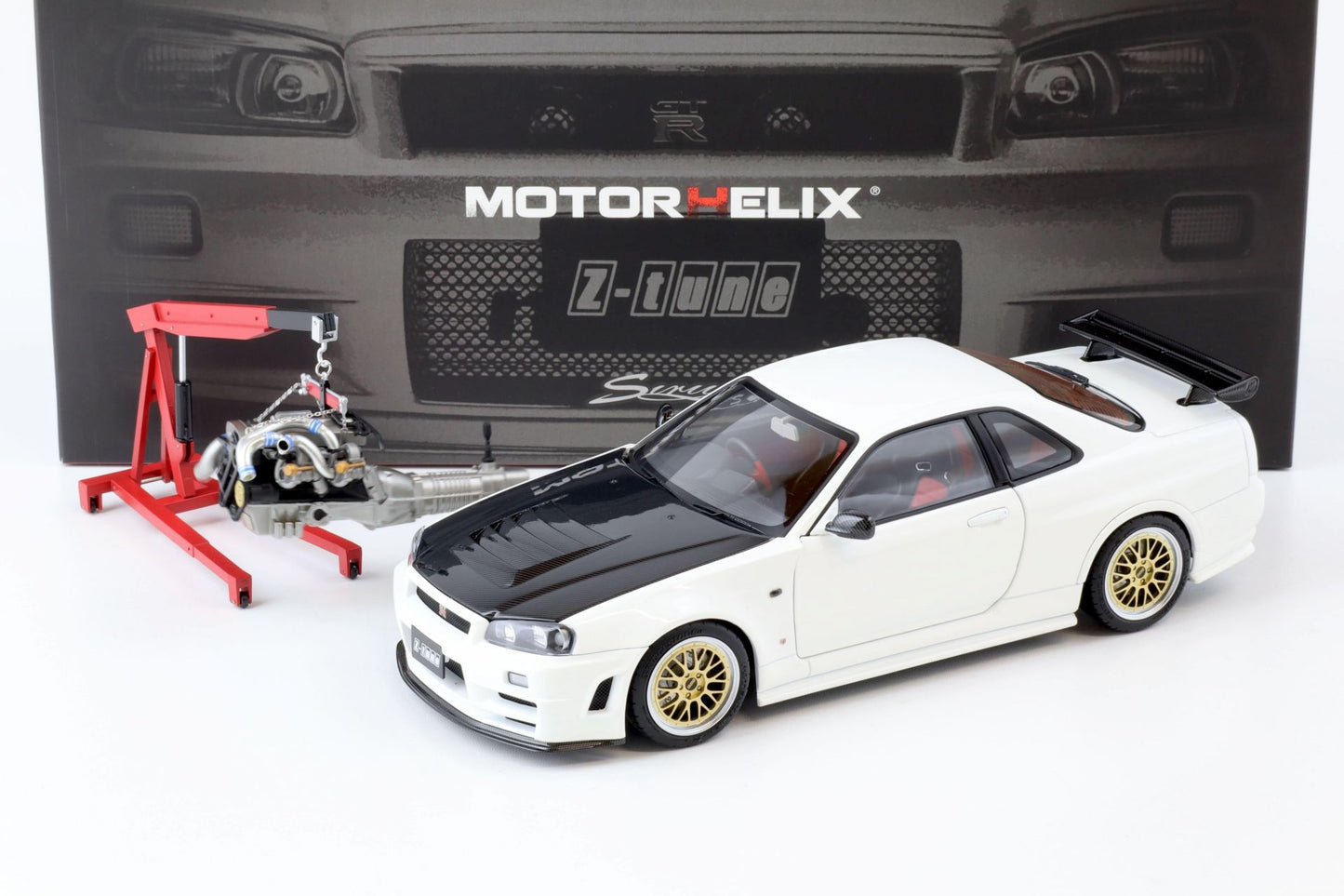 Motorhelix Nissan GT-R R34 White w/Carbon Hood + Engine
