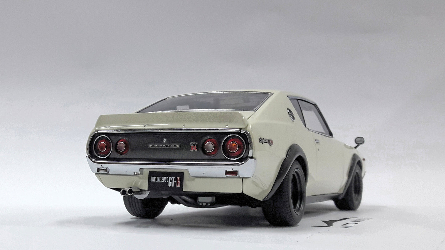 Auto Art Nissan Skyline 2000GT-R (KPGC110) Tuned Version RS White