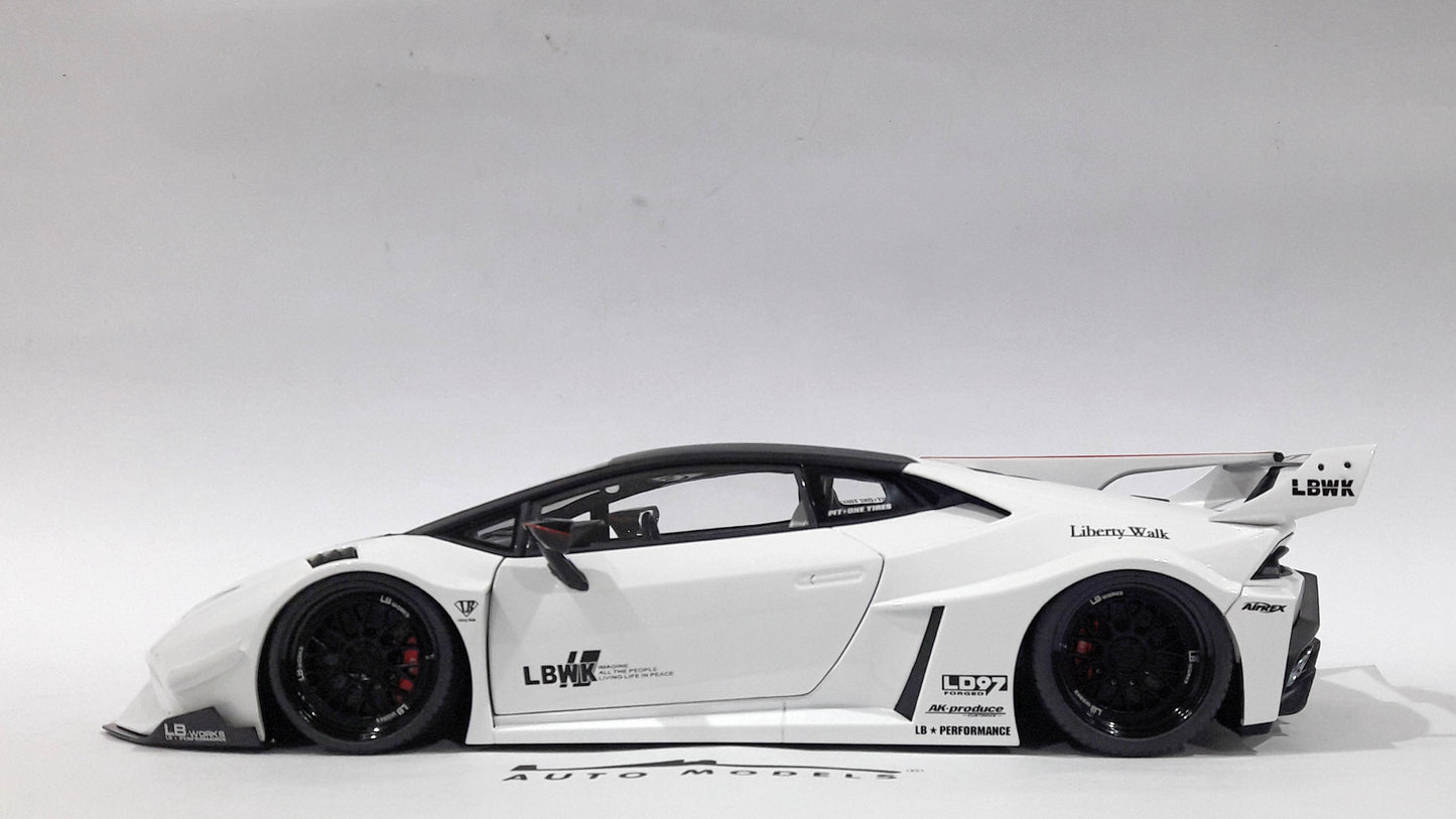 AutoArt Liberty Walk LB Silhoutte Work Huracan GT White