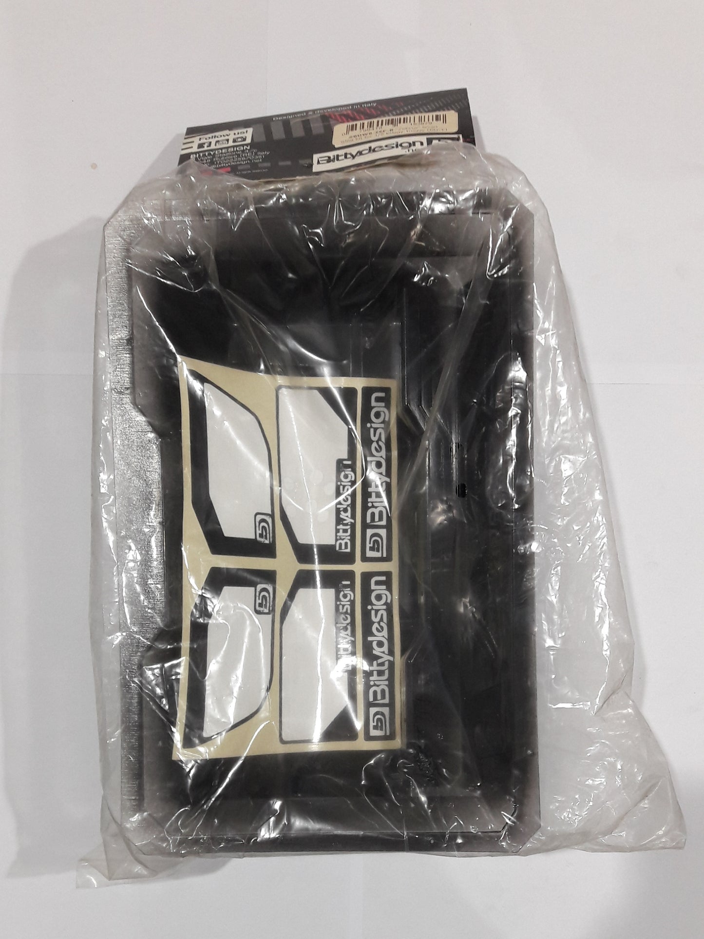 Bittydesign "Zefirus" lexan wing kit for 1/8 buggy-truggy (Black)