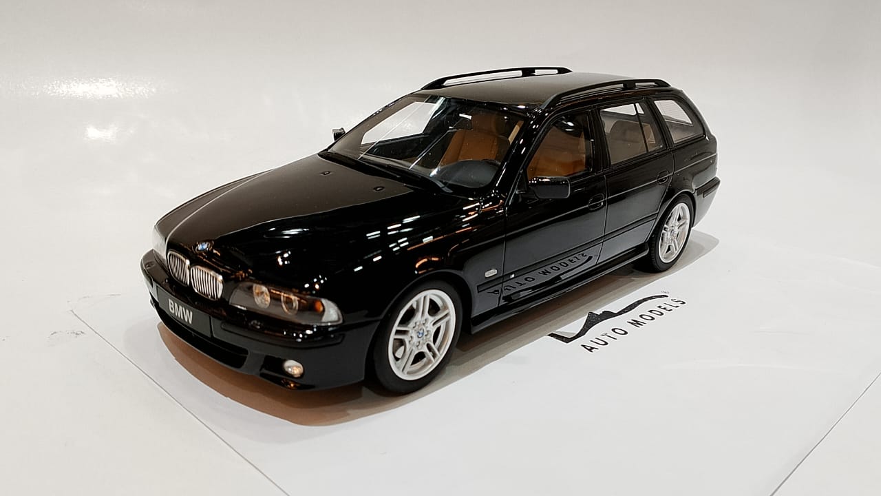 Ottomobile BMW E39 540 Touring M-Pack 2001 Black Saphire