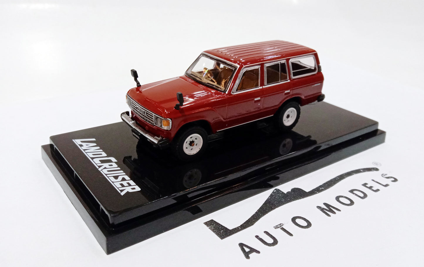 Hobby Japan Toyota Landcruiser 60GX 1981 Red
