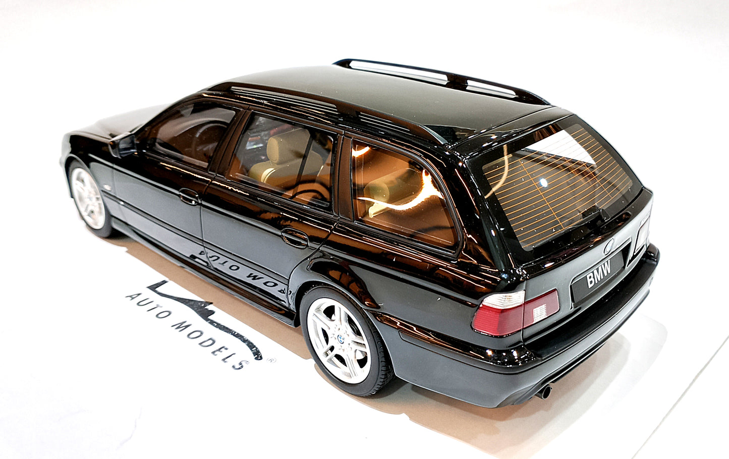 Ottomobile BMW E39 540 Touring M-Pack 2001 Black Saphire