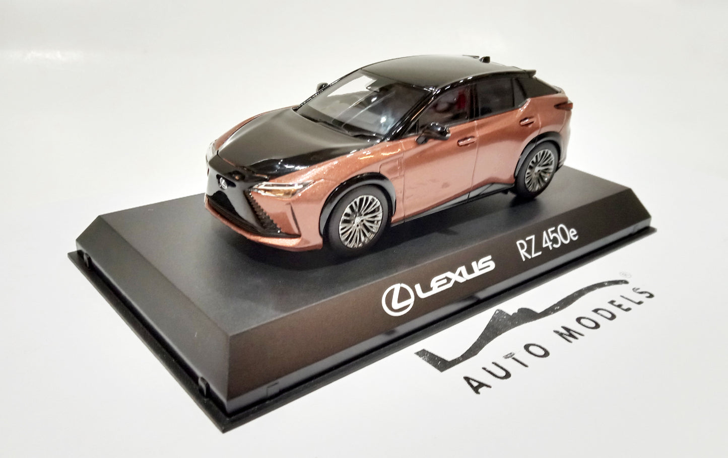 Kyosho Lexus RZ 450E Sonic Copper