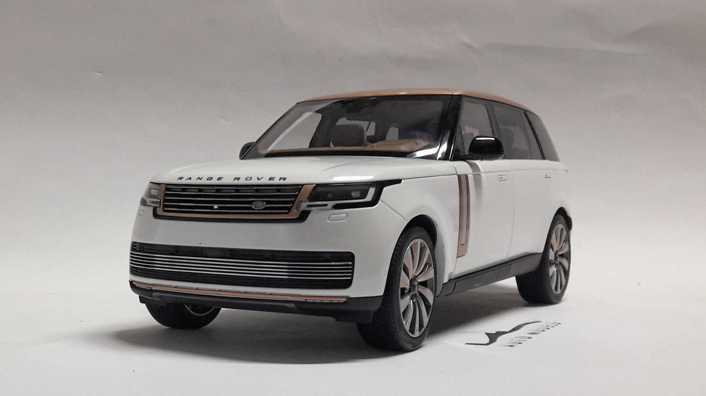 LCD Land Rover Range Rover SV Serenity 2022 White