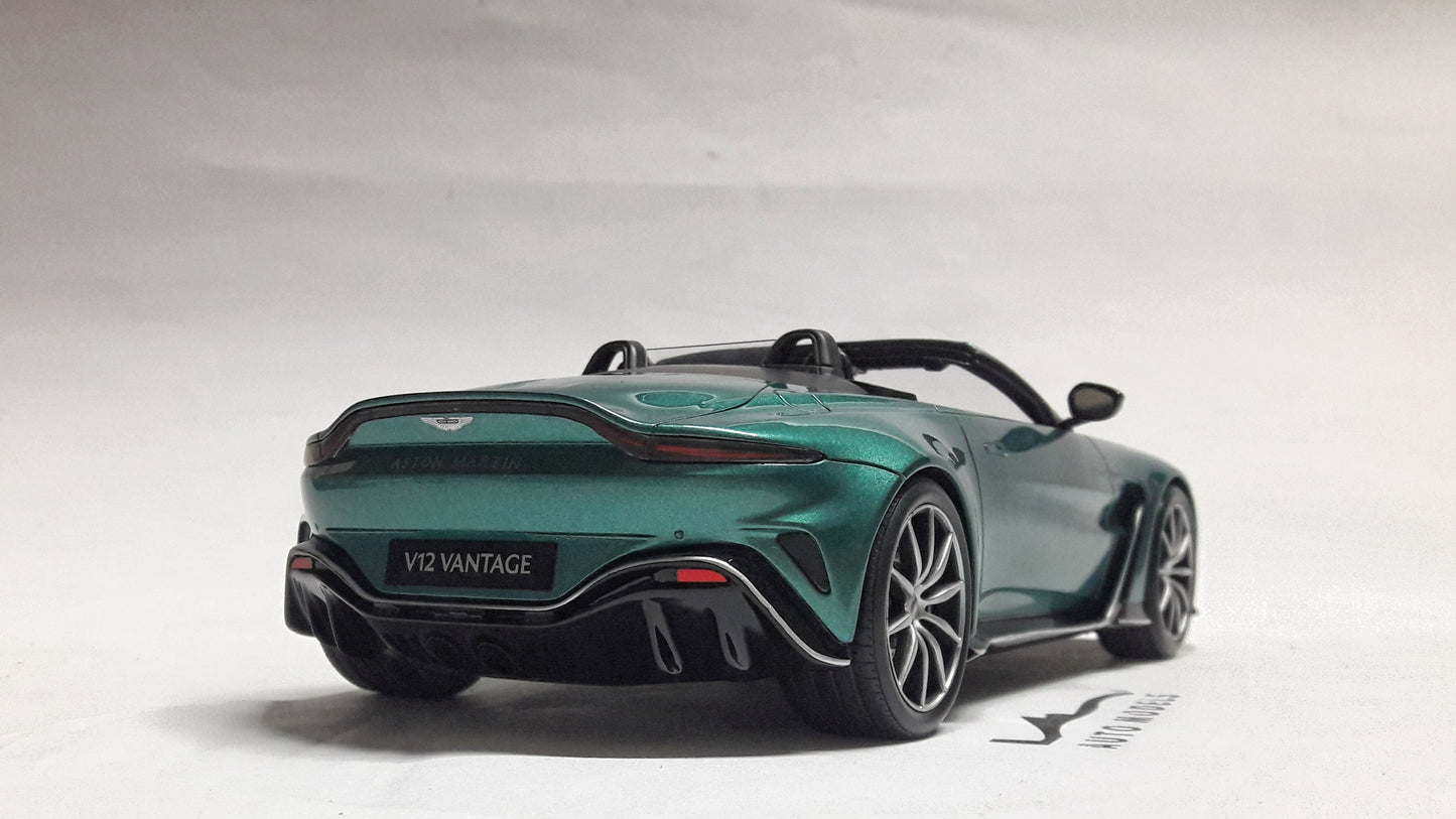 Aston Martin V12 Vantage Roadster Turquoise Metallic 2023