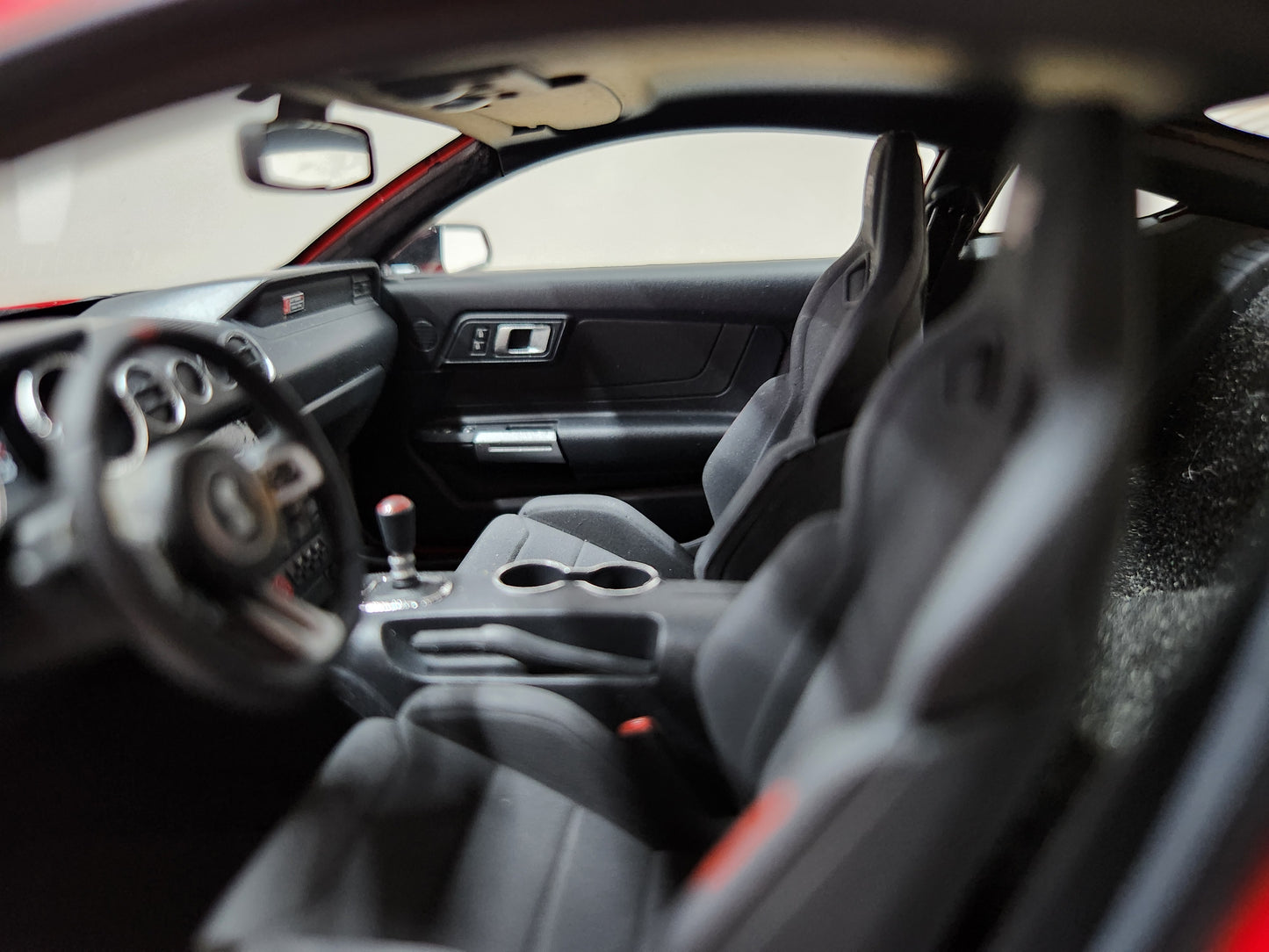 Auto Art Ford Shelby GT350R Mustang (Race Red)