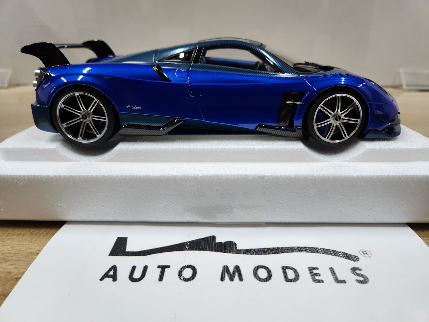 Auto Art Pagani Huayra BC (Blu Francia / Carbon)