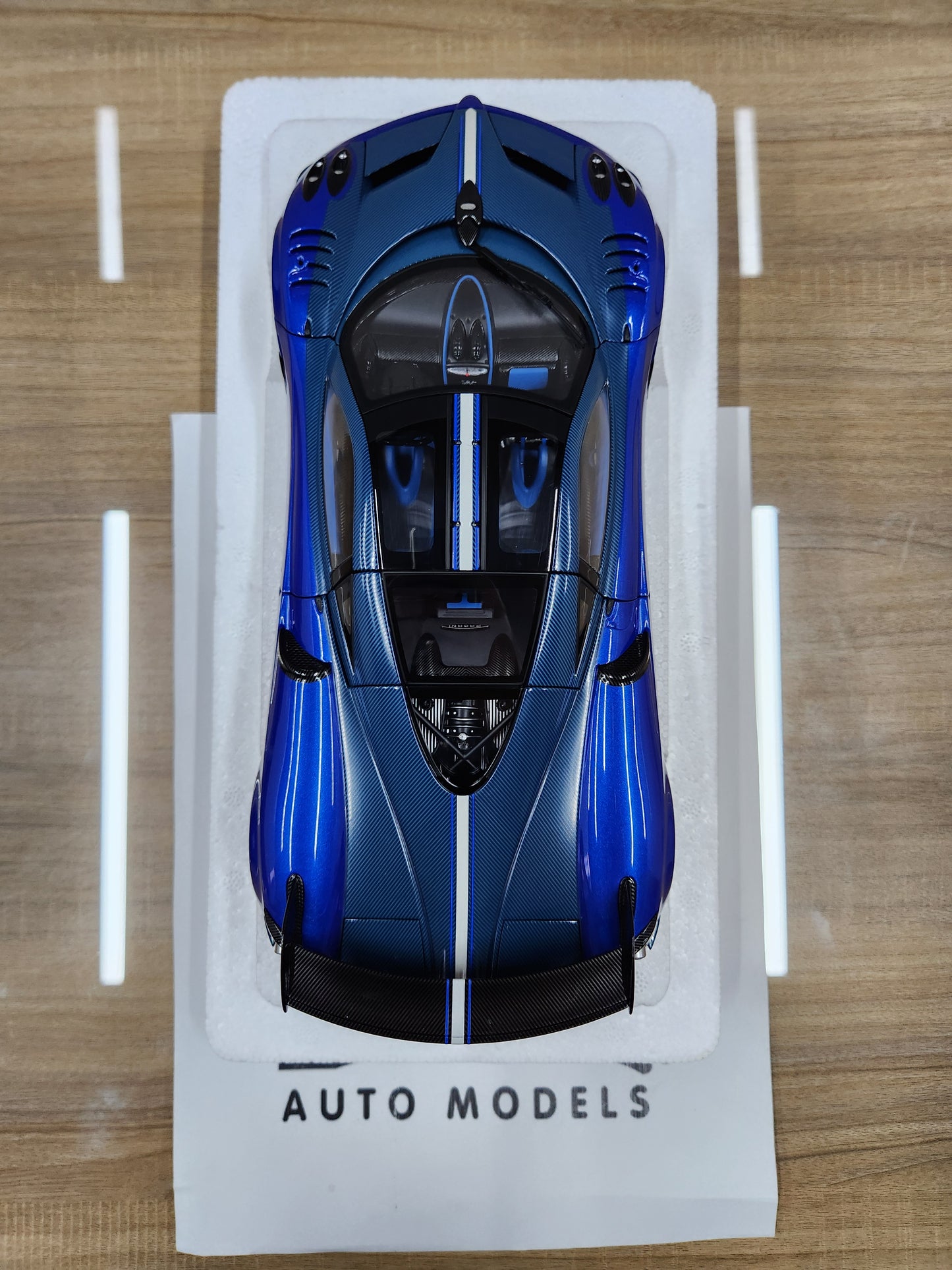 Auto Art Pagani Huayra BC (Blu Francia / Carbon)