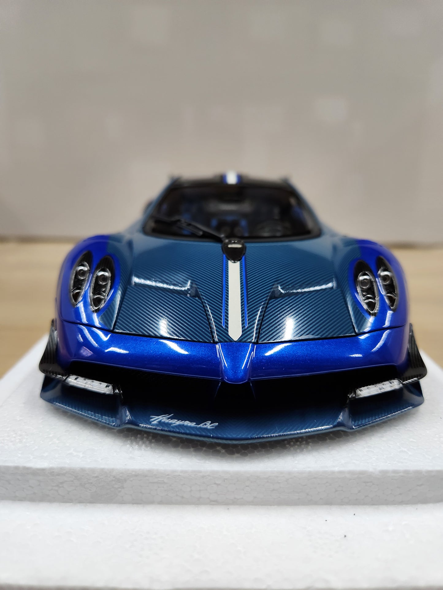 Auto Art Pagani Huayra BC (Blu Francia / Carbon)