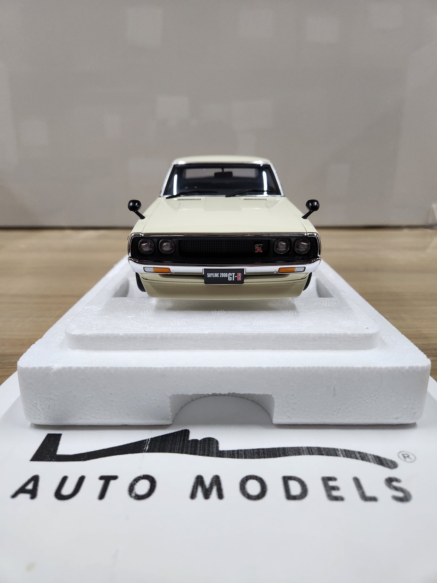Auto Art Nissan Skyline 2000GT-R (KPGC110) Tuned Version RS White