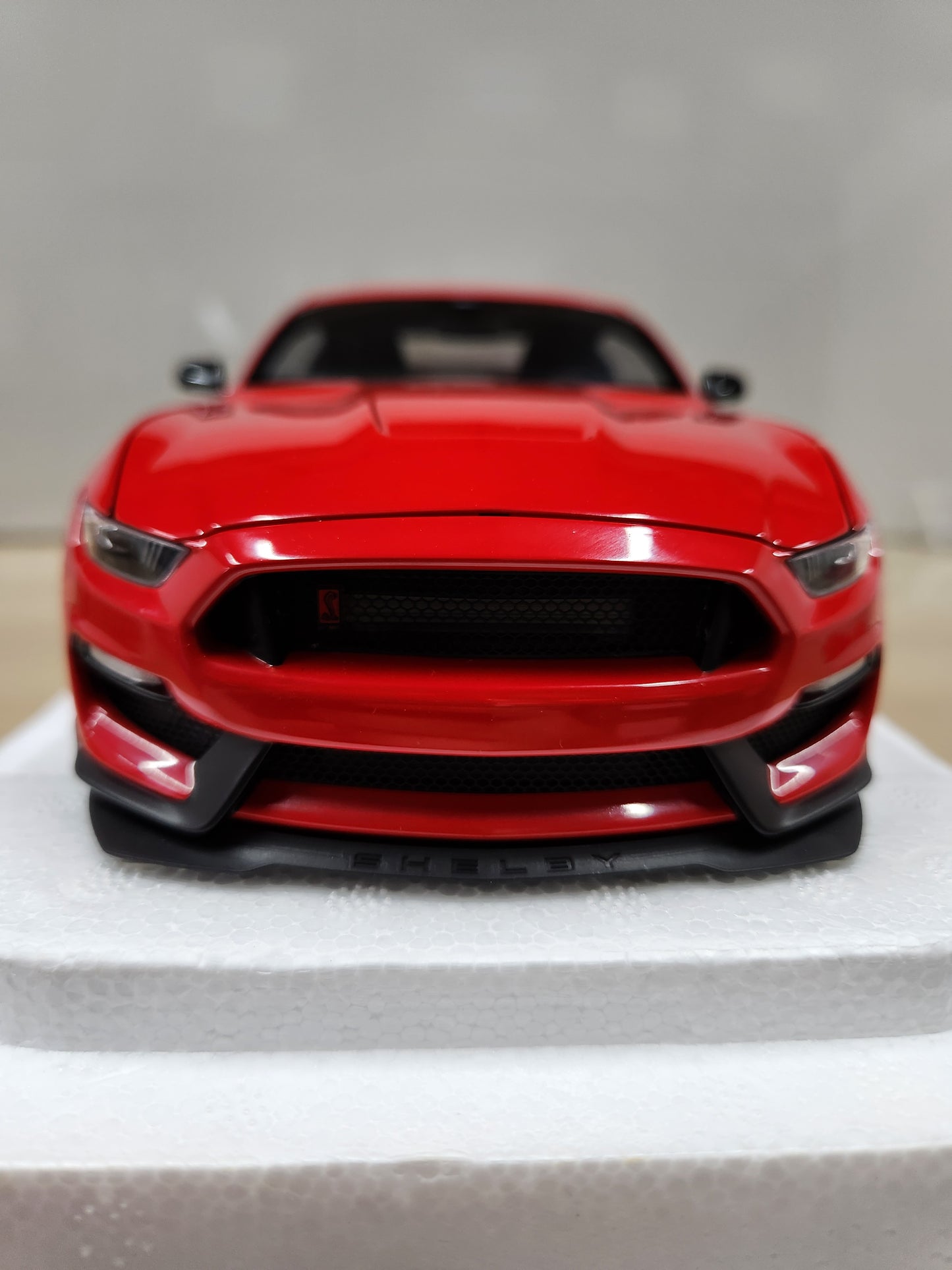 Auto Art Ford Shelby GT350R Mustang (Race Red)