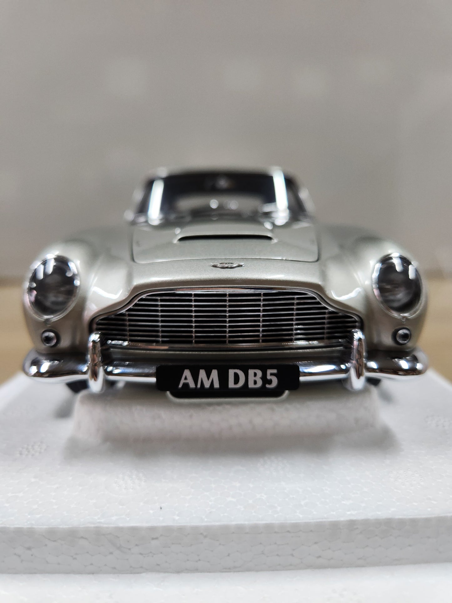 Auto Art Aston Martin DB5 Birch Silver