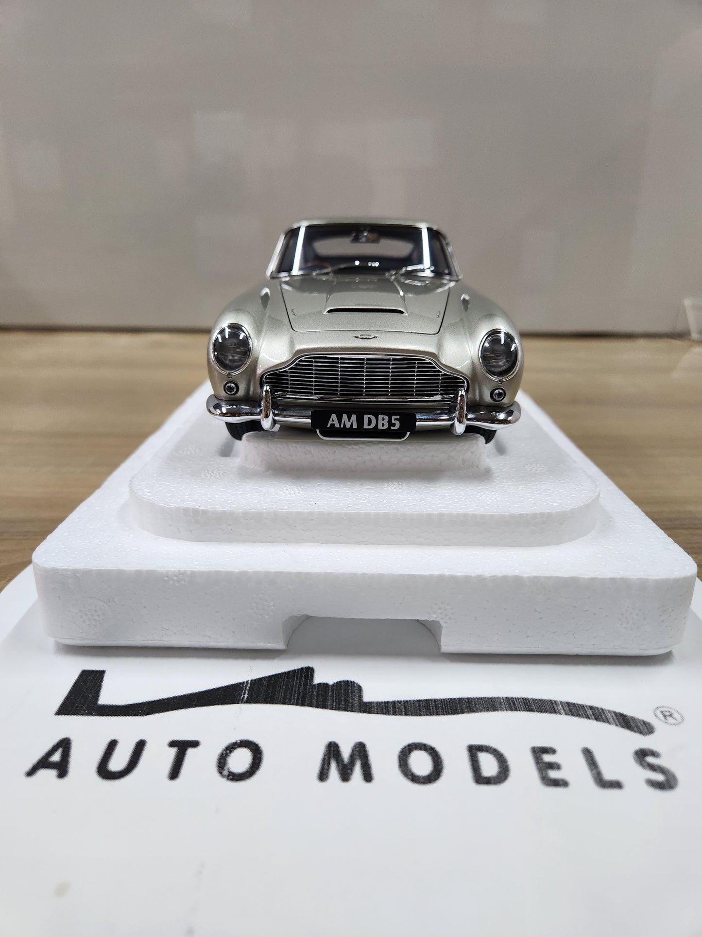 Auto Art Aston Martin DB5 Birch Silver