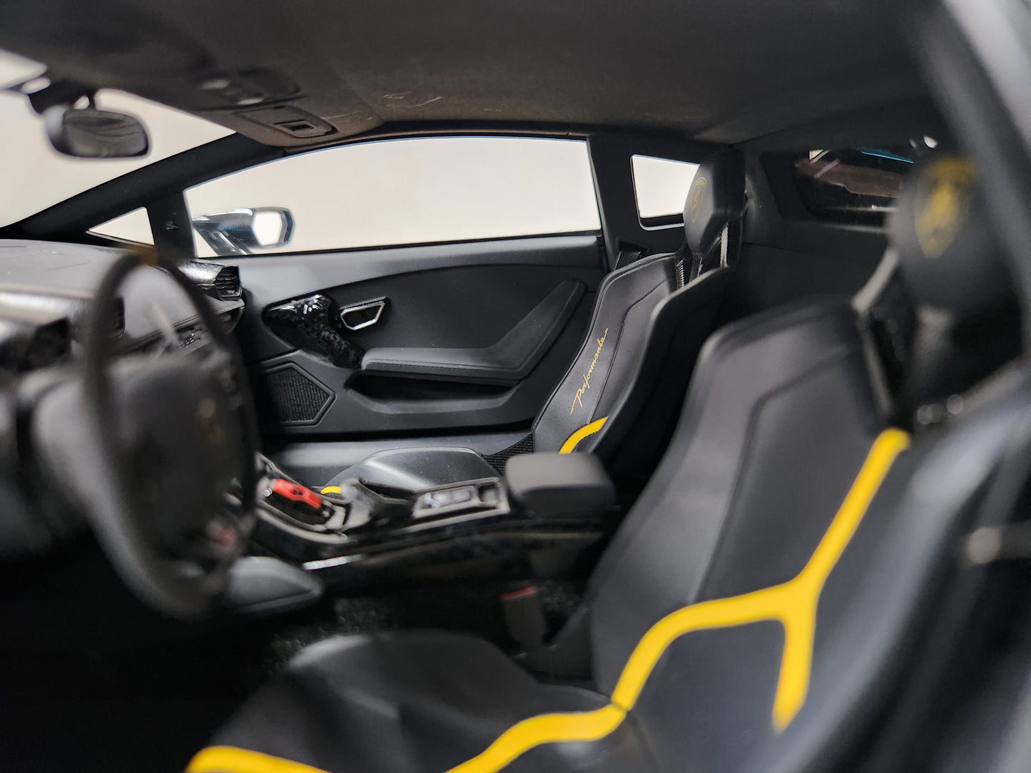 Auto Art Lamborghini Huracan Performante (Blu Glauco / Solid Blue)