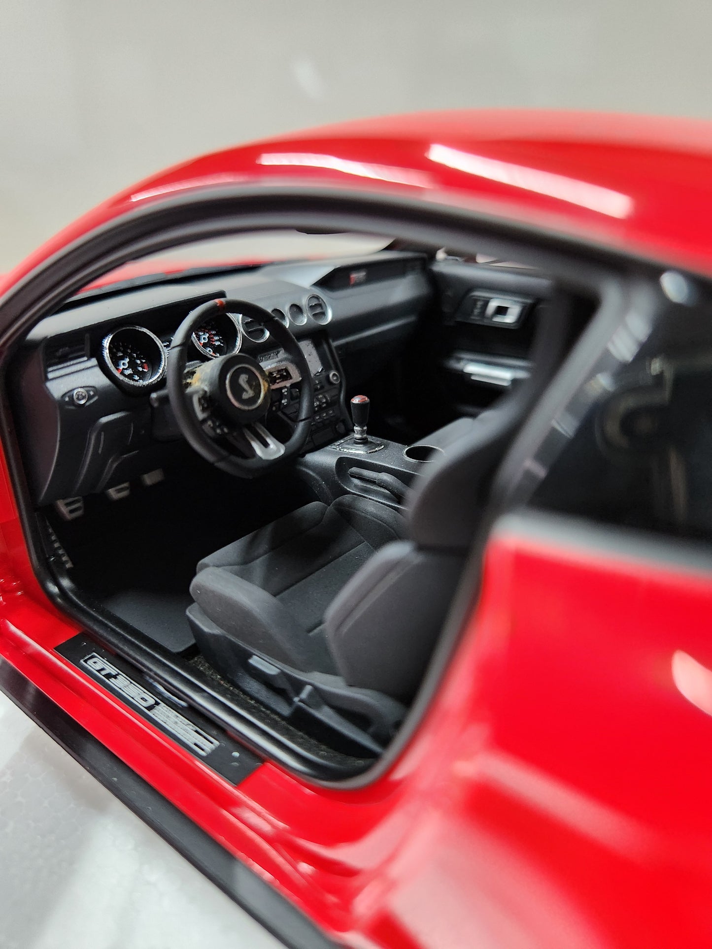 Auto Art Ford Shelby GT350R Mustang (Race Red)