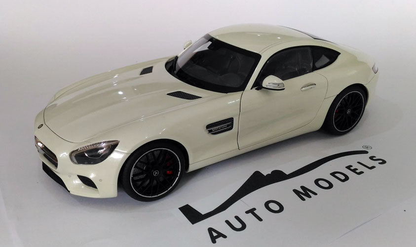 Autoart Mercedes Benz AMG GT S Designo Diamond White Bright