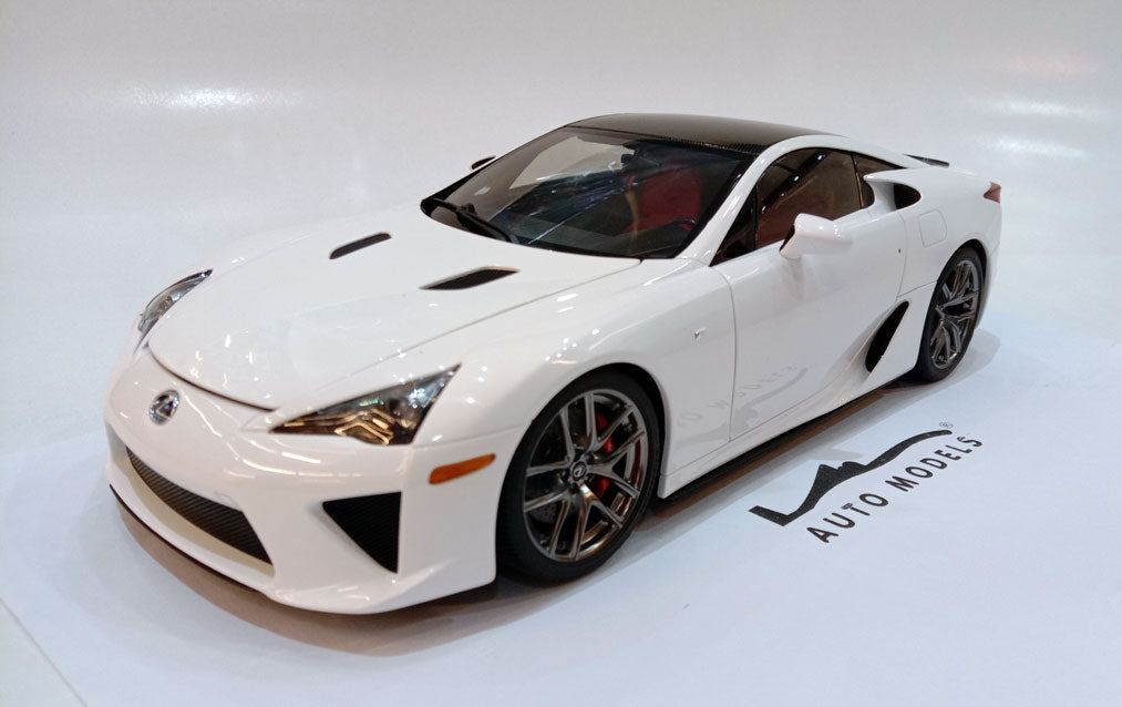 Autoart Lexus LFA Whites White/Carbon Black