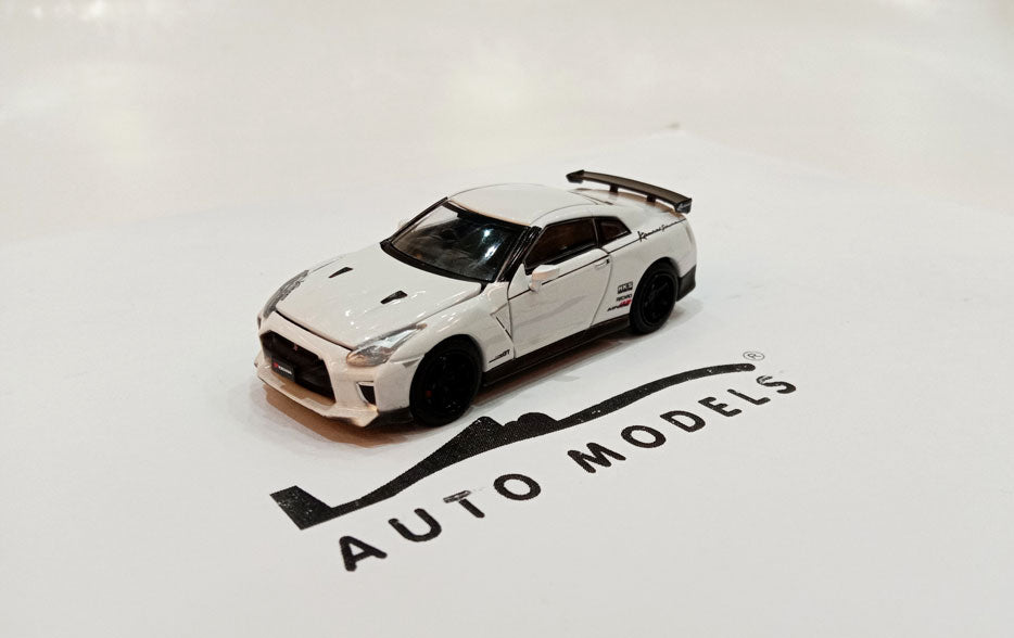 Era Car Nissan GT-R R35 Advan Racing GT White