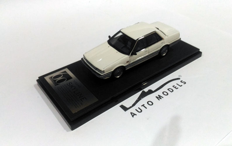HiStory Nissan Skyline Sedan GT Passage Twin White Silver