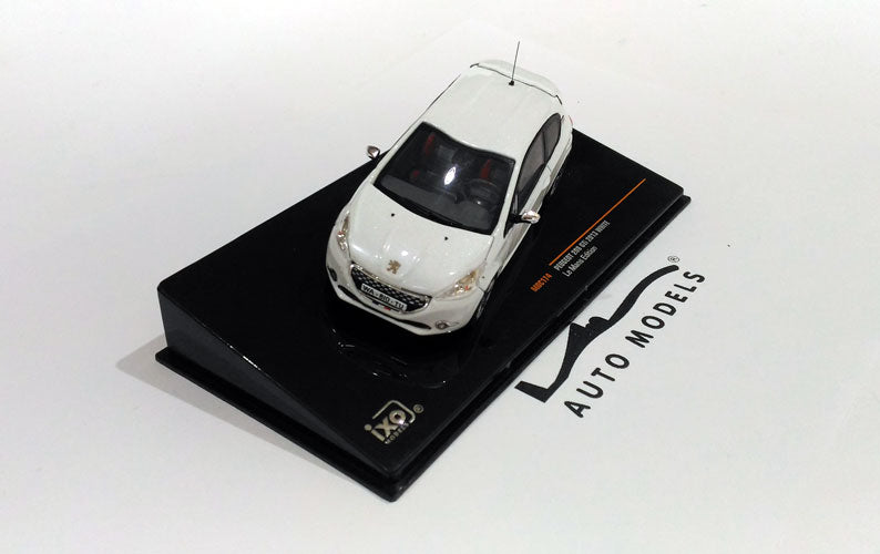 IXO Models Peugeot 208 GTi 2013 White
