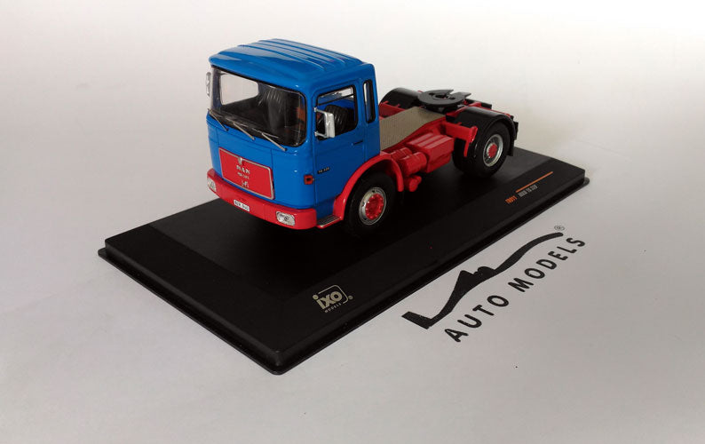 IXO Models MAN 16.320 Blue/Red