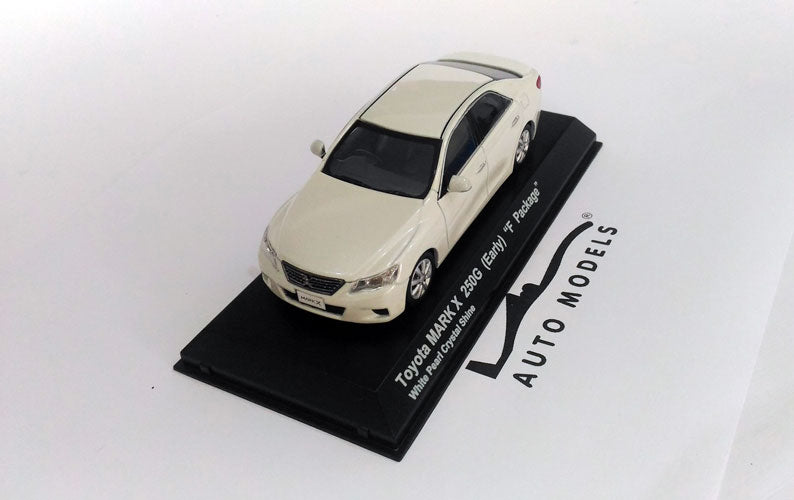 Kyosho Toyota Mark X 250G Early White Pearl Crystal Shine
