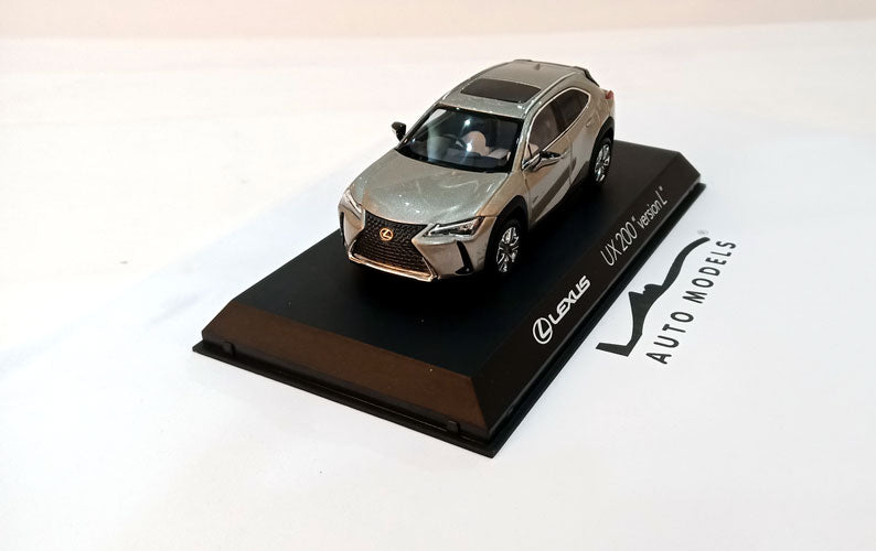 Kyosho Lexus UX200 Sonic Titanium Silver