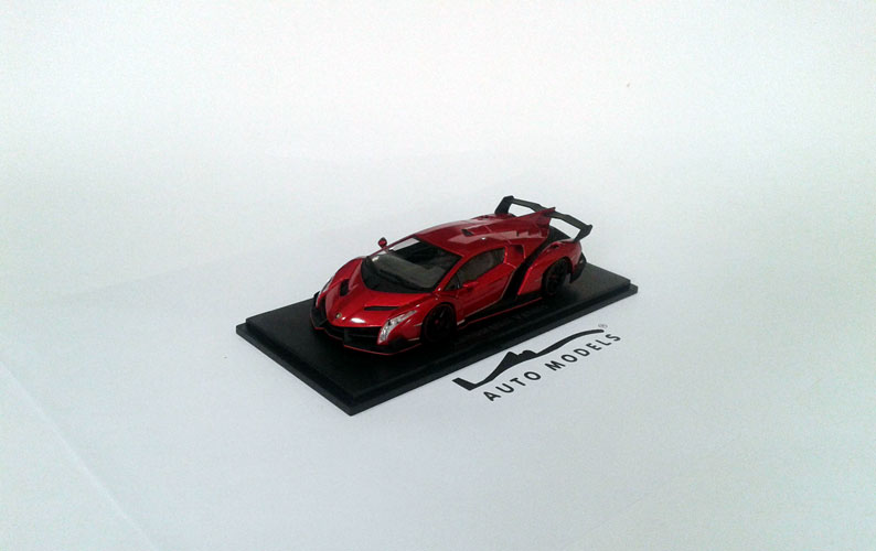 Kyosho Lamborghini Veneno Red with White Stripe