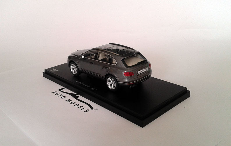 Kyosho Bentley Bentayga Tungsten