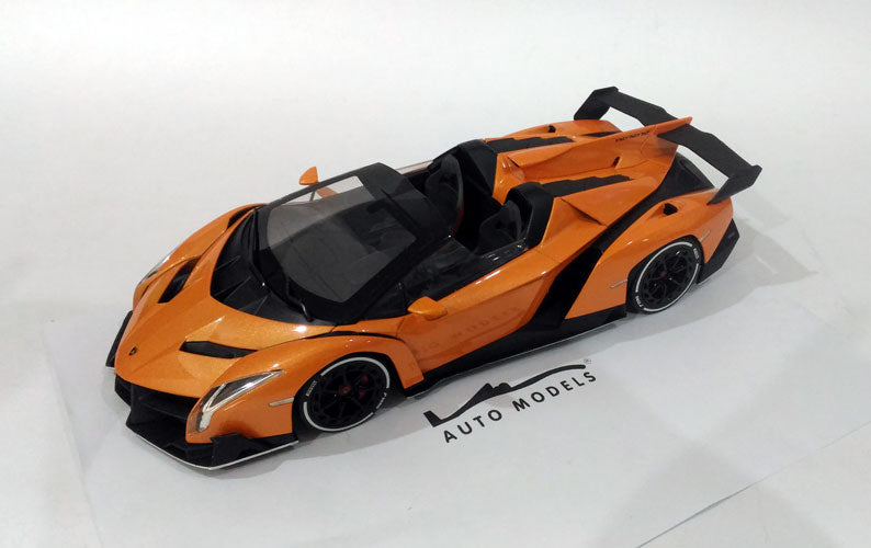 Kyosho Lamborghini Veneno Roadster Orange White Line