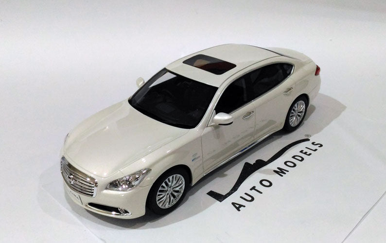 Kyosho Nissan Cima White