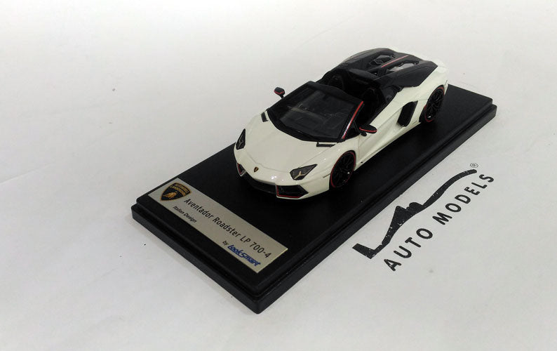 Looksmart Lamborghini Aventador Roadster Pirelli Ed. Bianco Isis/Nero White