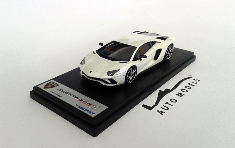 Looksmart Lamborghini Aventador S White