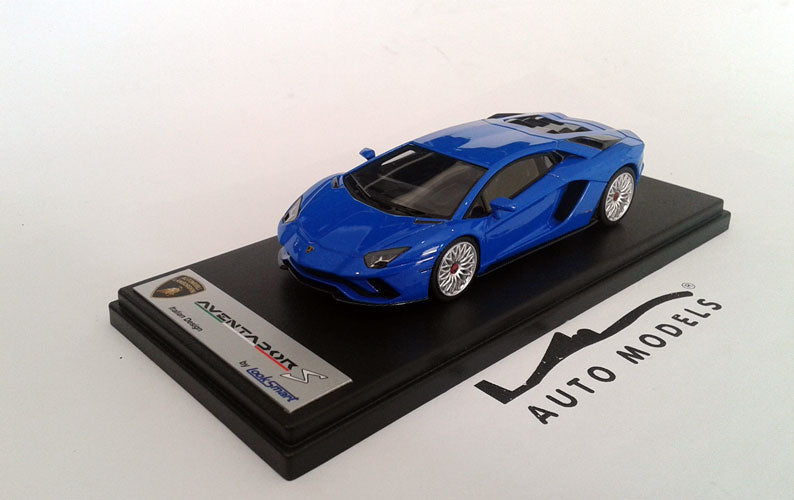 Looksmart Lamborghini Aventador S Blue