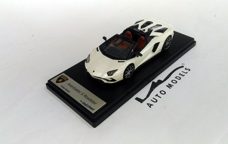 Looksmart Lamborghini Aventador S Roadster 2016 White Pearl