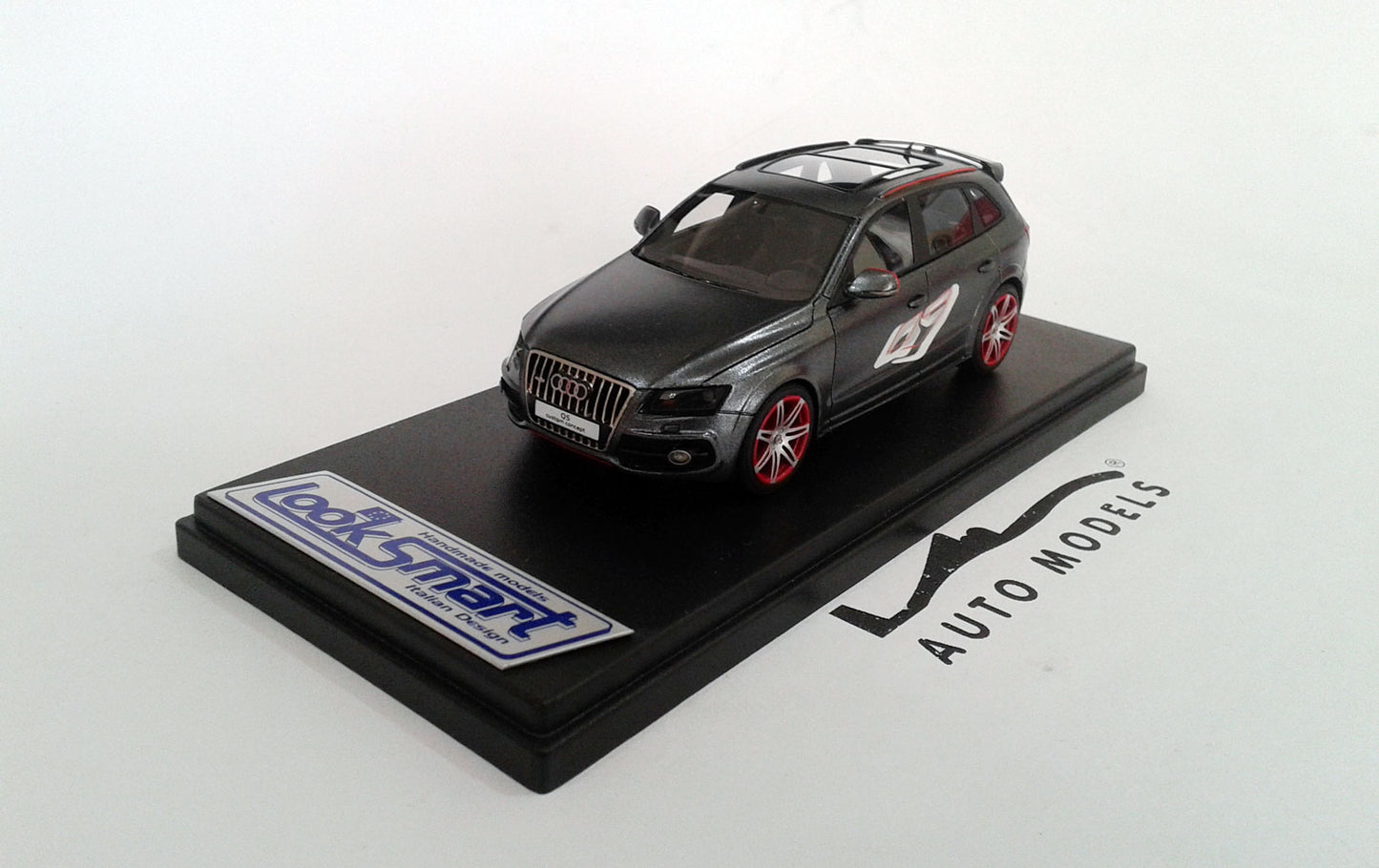 Looksmart Audi Q5 Dark Grey Matte