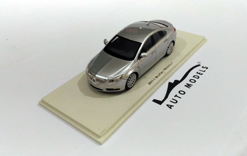 Luxury Model 2011 Buick Regal Quick Silver Metallic