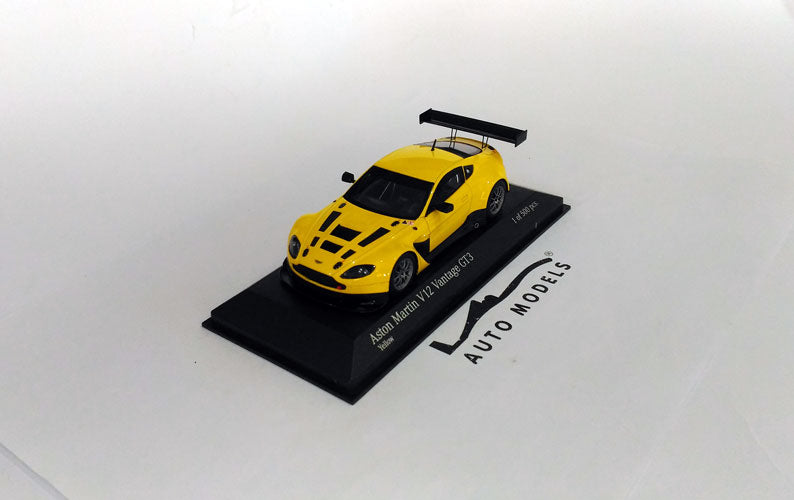Minichamps Aston Martin Vantage V12 Street 2012 Yellow