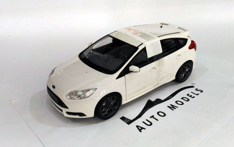 Minichamps Ford Focus ST 2011 White