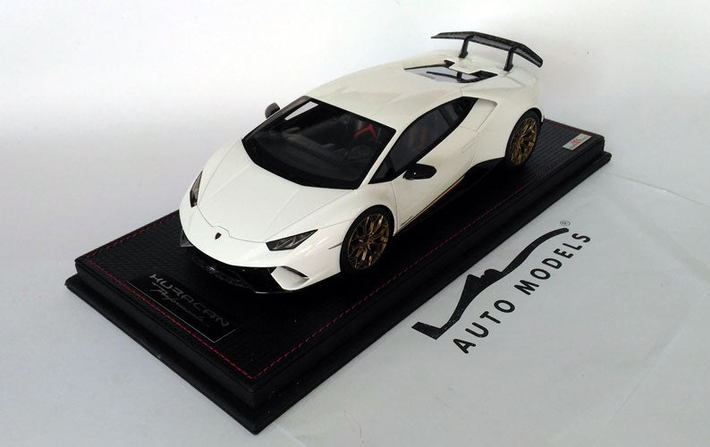 MR Collection Lamborghini Huracan LP640-4 Performante 2017 Bianco Monocerus