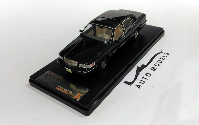 Premium-X Lincoln Town Car 4-Door 1996 Black