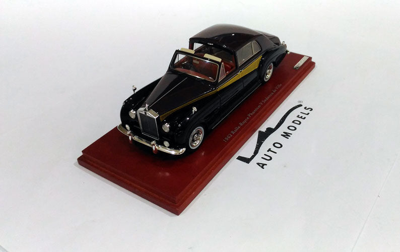 True Scale Model Rolls Royce Phantom V Sedanca De Ville Half Roadster Version 4-Door 1962 Bordeaux Black