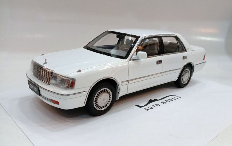 Kengfai Toyota Crown Pearl White