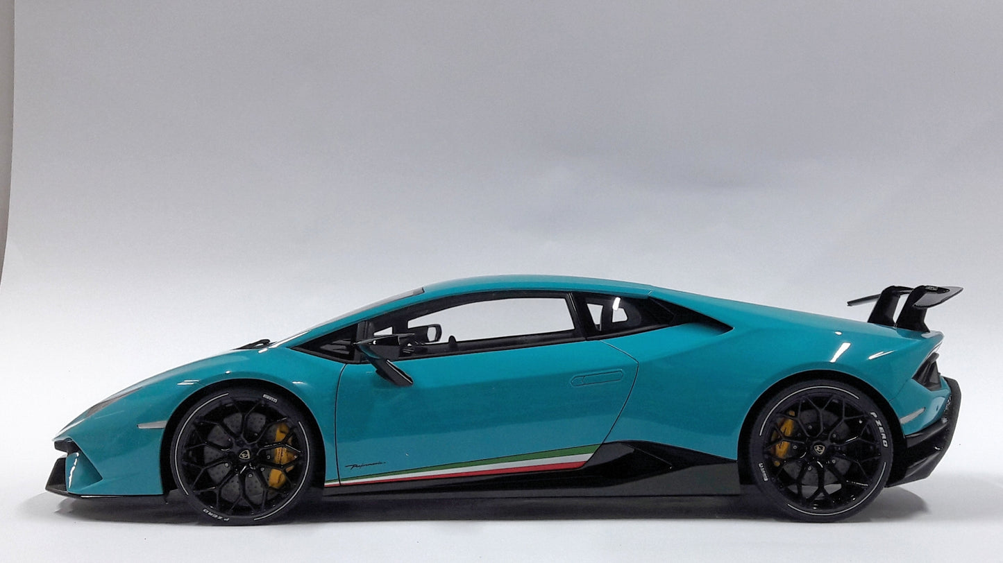 Auto Art Lamborghini Huracan Performante (Blu Glauco / Solid Blue)