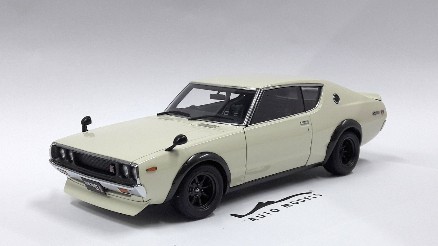 Auto Art Nissan Skyline 2000GT-R (KPGC110) Tuned Version RS White