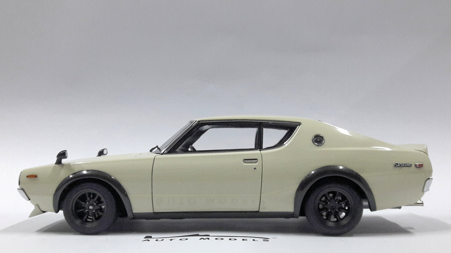 Auto Art Nissan Skyline 2000GT-R (KPGC110) Tuned Version RS White