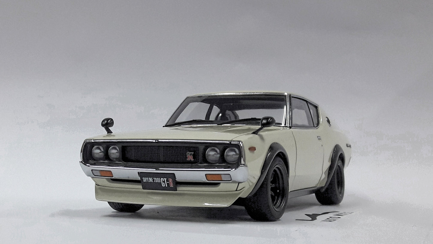 Auto Art Nissan Skyline 2000GT-R (KPGC110) Tuned Version RS White