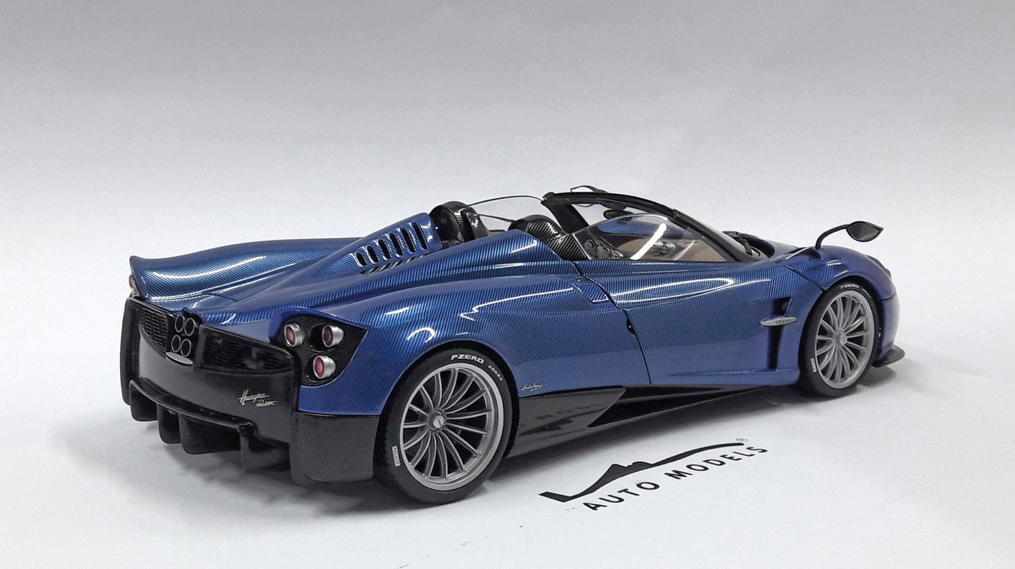 Auto Art Pagani Huayra Roadster (Blu Tricolore Carbon Fiber)