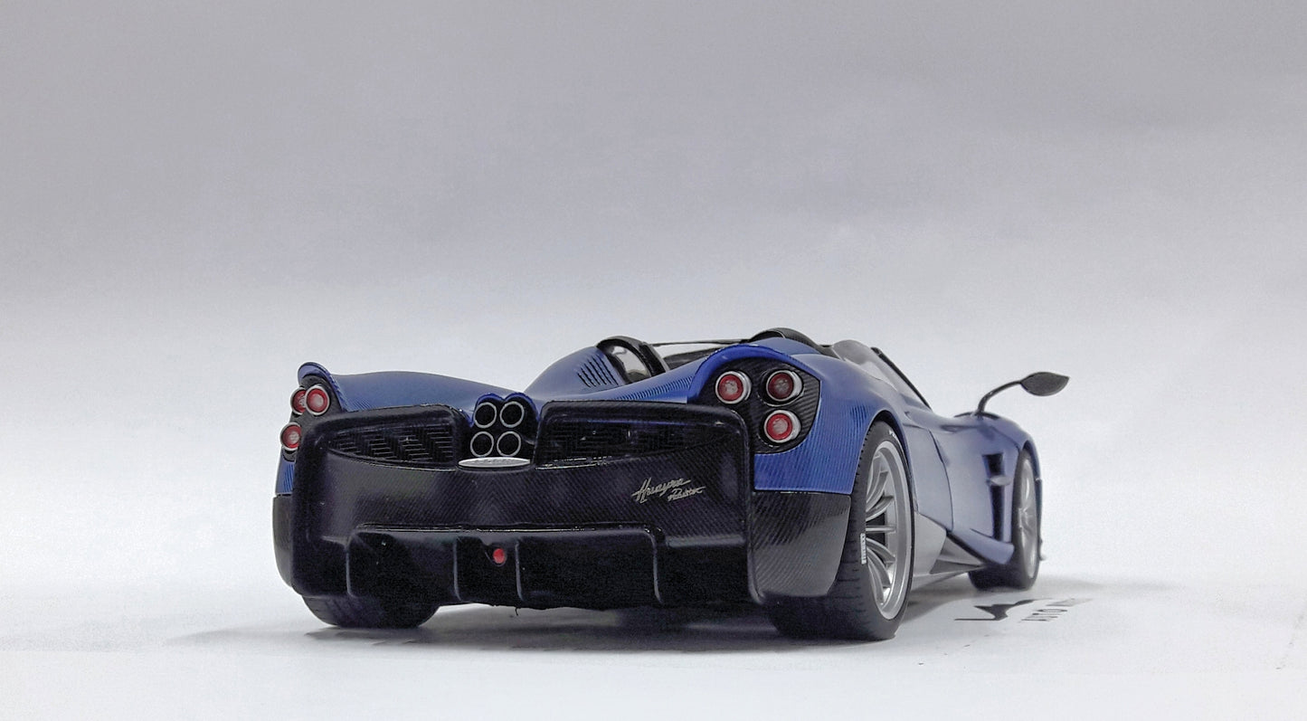 Auto Art Pagani Huayra Roadster (Blu Tricolore Carbon Fiber)